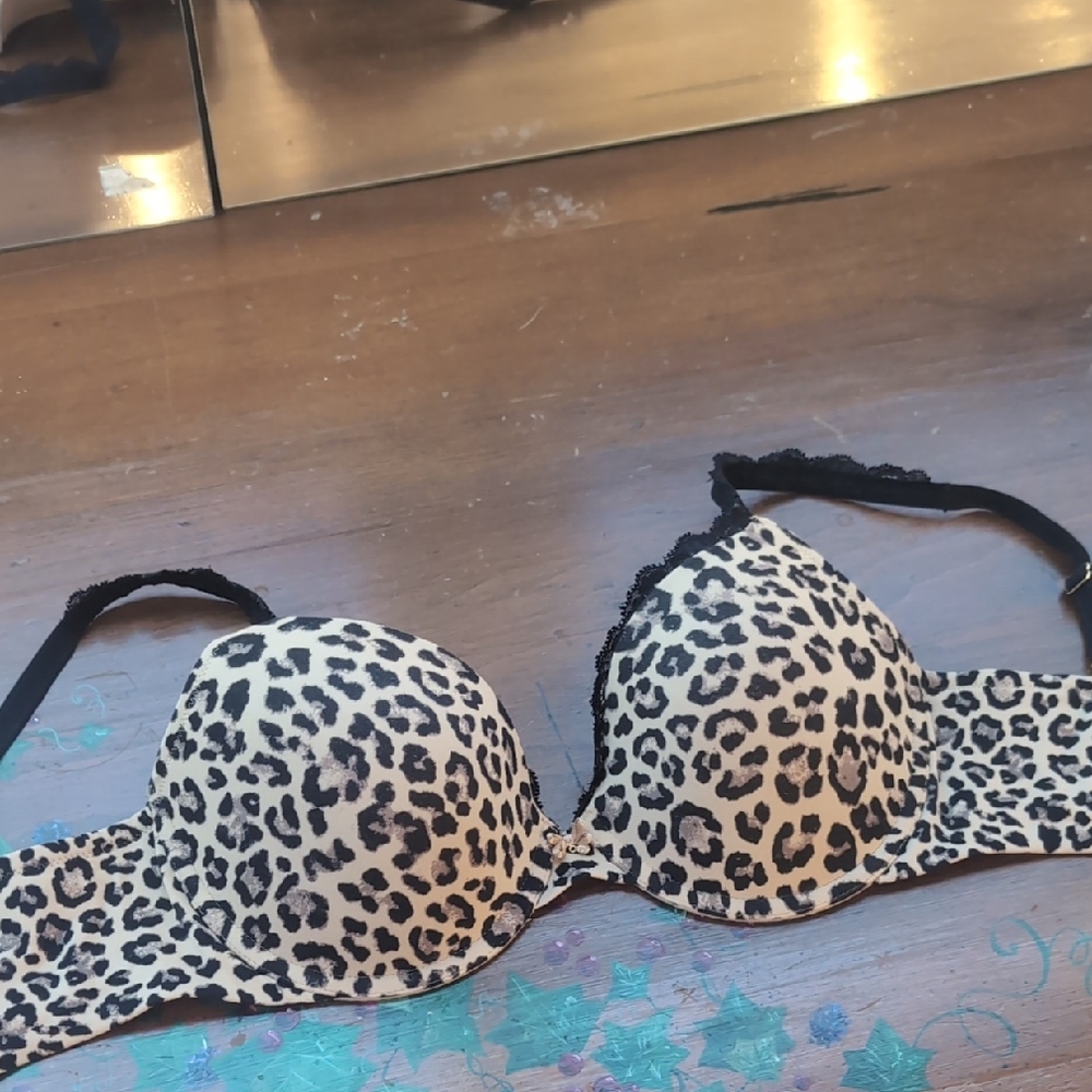 Soma Leopard Print Pushup Bra with Black Lace Accents And Bow